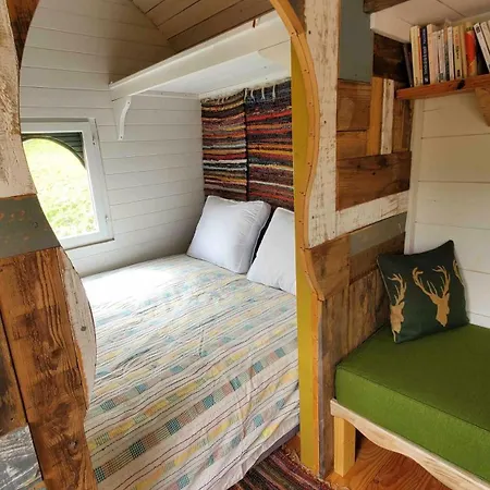 Holiday home Roulotte Appoline *